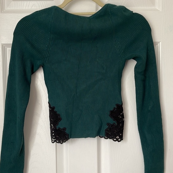 Express Body Contour Long Sleeve - Picture 2 of 4